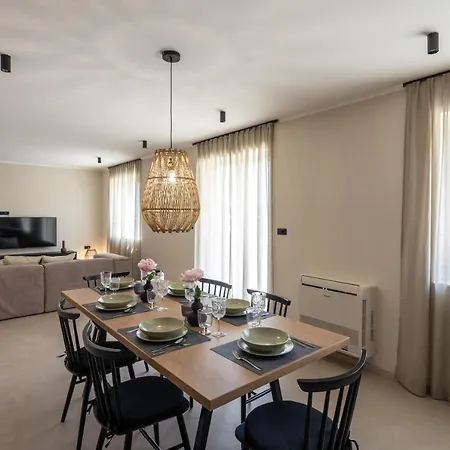 3 Luxury Bedroom Apartment Emma Sinj Exterior photo
