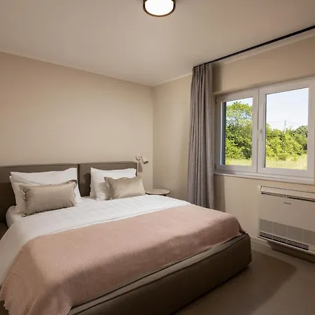 3 Luxury Bedroom Apartment Emma Sinj Exterior photo